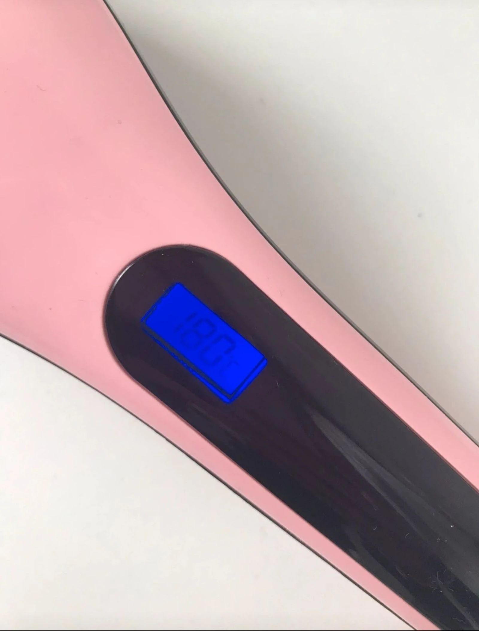 💖 Brosse lissante chauffante rose – Très bon état 💖